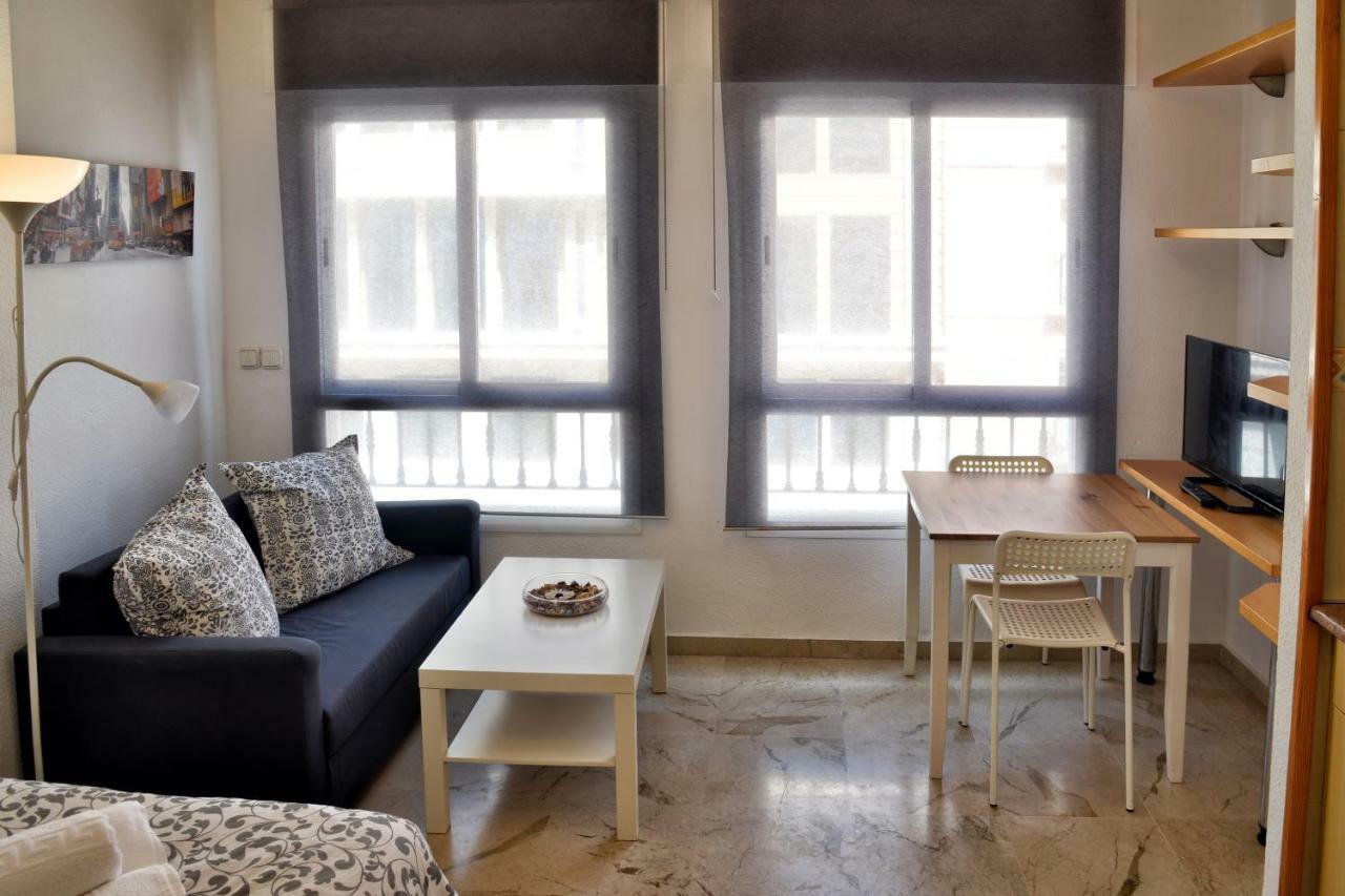 Wonderstays Apartamentos Vela Malaga Ngoại thất bức ảnh